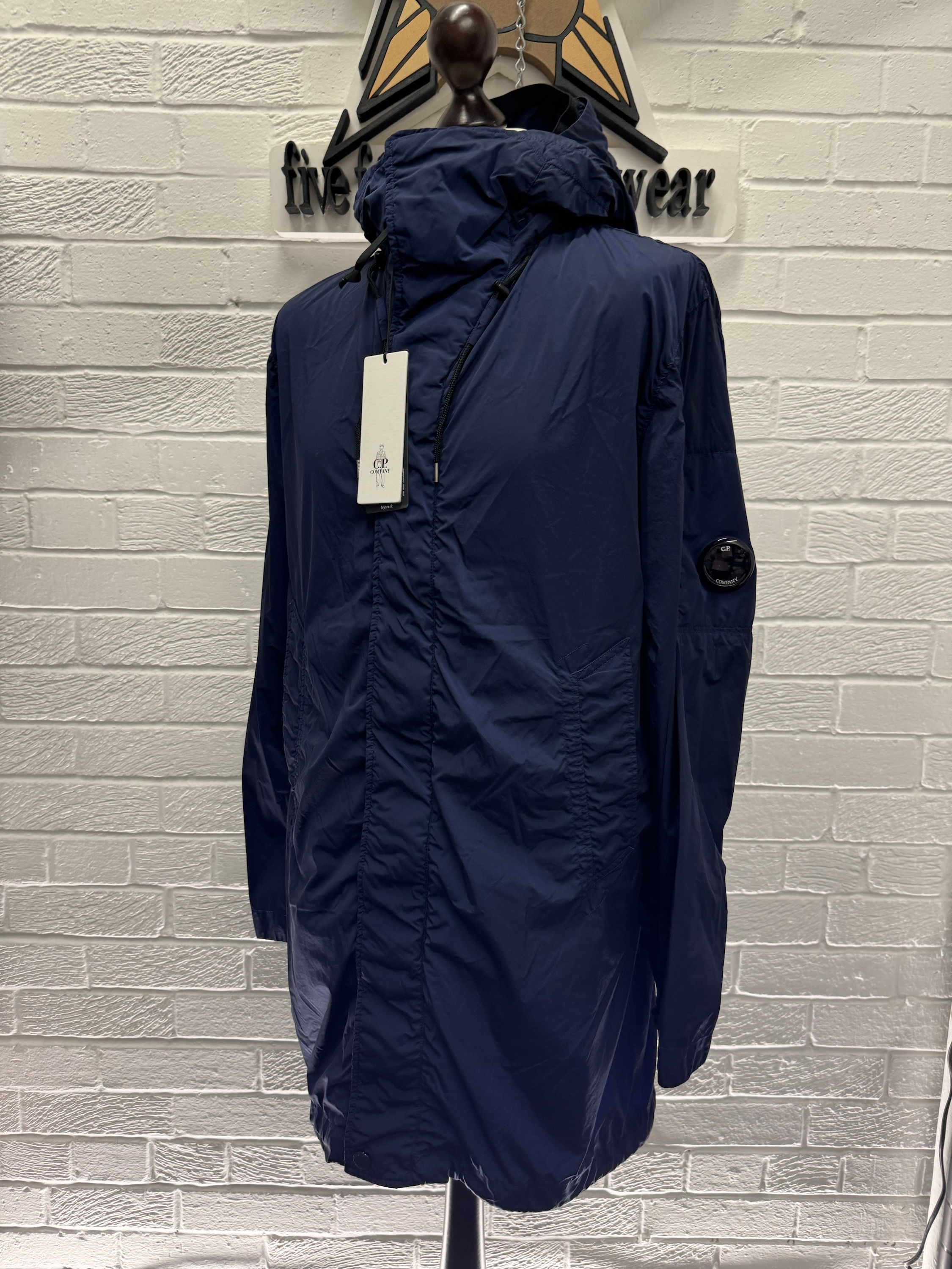 img_6361 C.P ‘Company Nycra - R Parka in Navy - Image 5