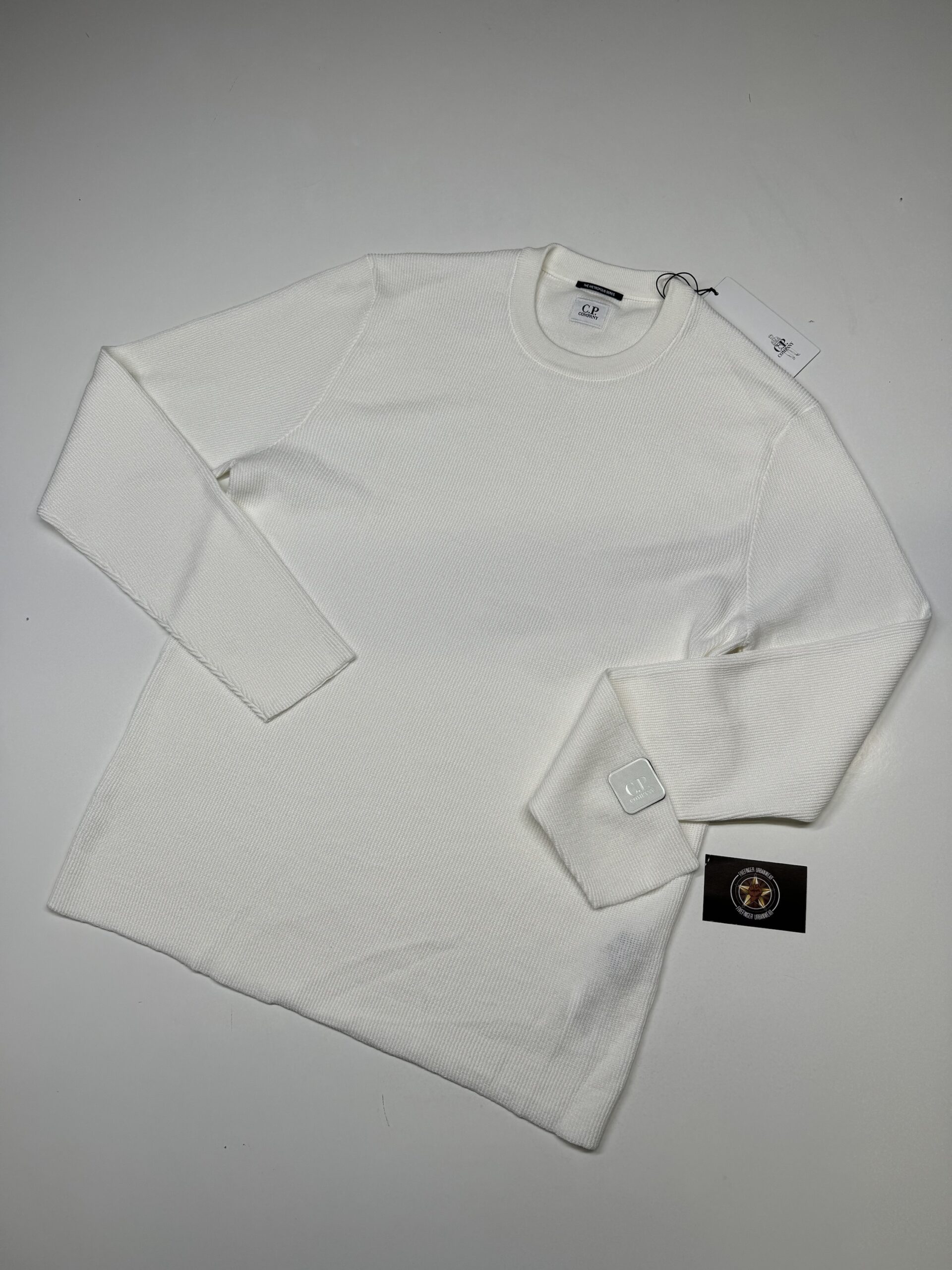 CP company metropolis series cotton crepe knit. 


Size 54 / XXL / p2p 23.5”