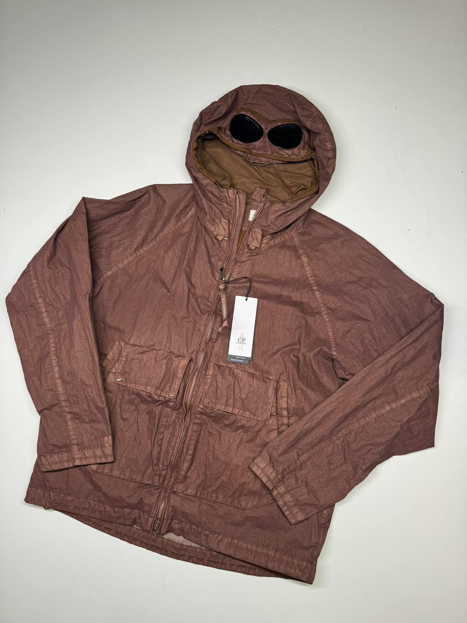 466079727_465596476568668_5197426767961015493_n C.P. COMPANY 50 FILI GUM GOGGLE JACKET IN ROUGE - Image 1