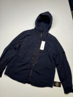 C.P. COMPANY Chrome-R Zipped Hooded Overshirt in Navy Large / 24” p2p