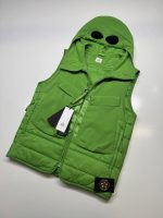 C.P. COMPANY SHELL-R MIXED GOGGLE VEST IN CLASSIC GREEN.