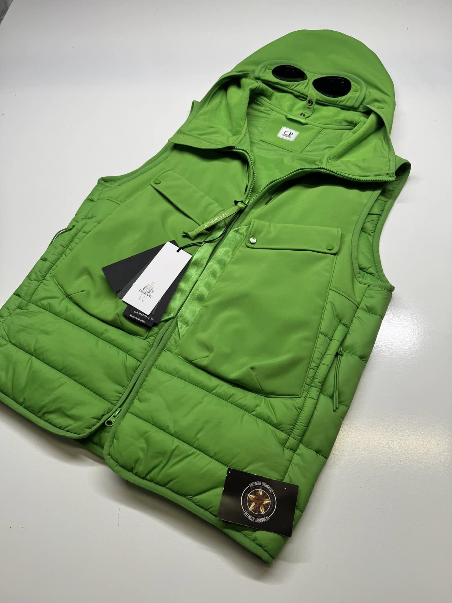 C.P. COMPANY SHELL-R MIXED GOGGLE VEST IN CLASSIC GREEN