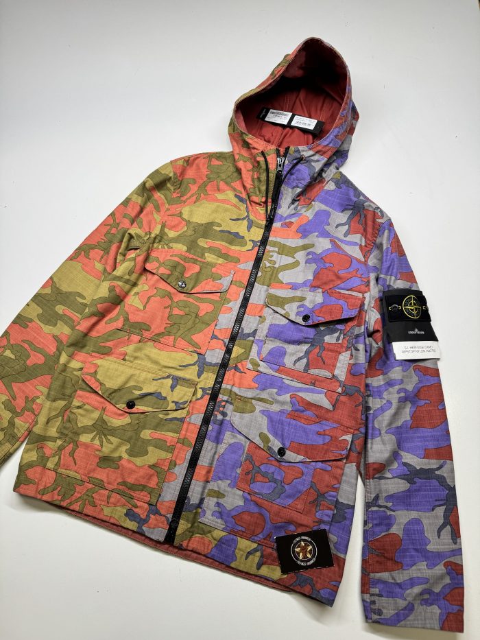 Stone Island Q02E1 S.I. HERITAGE CAMO RIPSTOP NYLON WATRO BRICK RED HOODED JACKET. Large / 23” P2P - Image 1