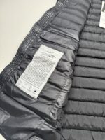STONE ISLAND G0224 PACKABLE_LOOM WOVEN CHAMBERS R-NYLON DOWN-TC VEST IN BLACK - Image 4
