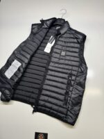 STONE ISLAND G0224 PACKABLE_LOOM WOVEN CHAMBERS R-NYLON DOWN-TC VEST IN BLACK - Image 2