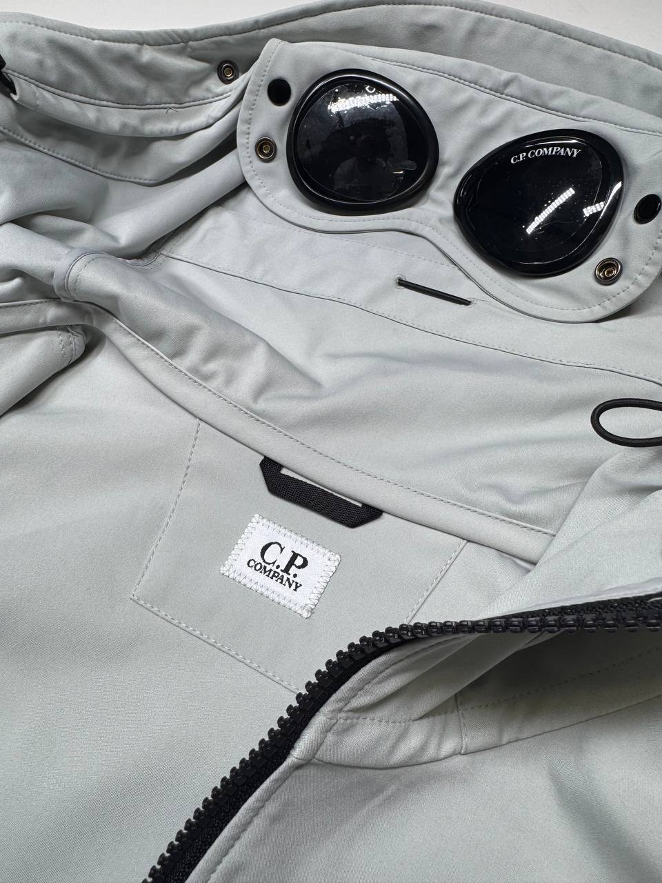Brand new CP Company C.P. Shell-R Goggle Jacket in grey Large / eu