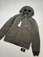 CP COMPANY Chrome-R Goggle Jacket in Green