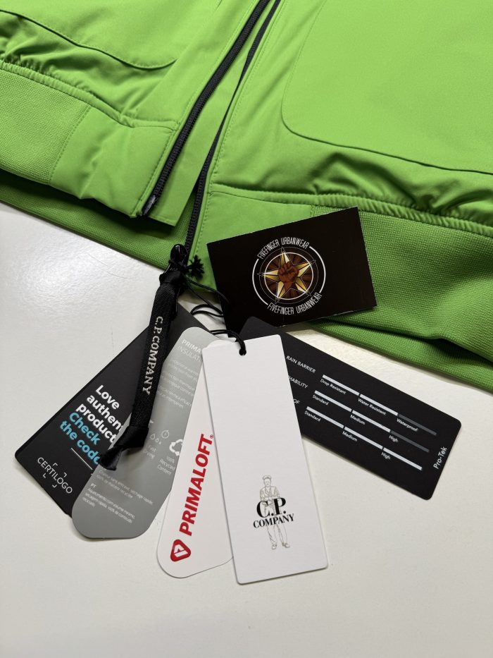 C.P. COMPANY 173A Pro-Tek Hooded Primaloft Padded Jacket in classic green. - Image 4