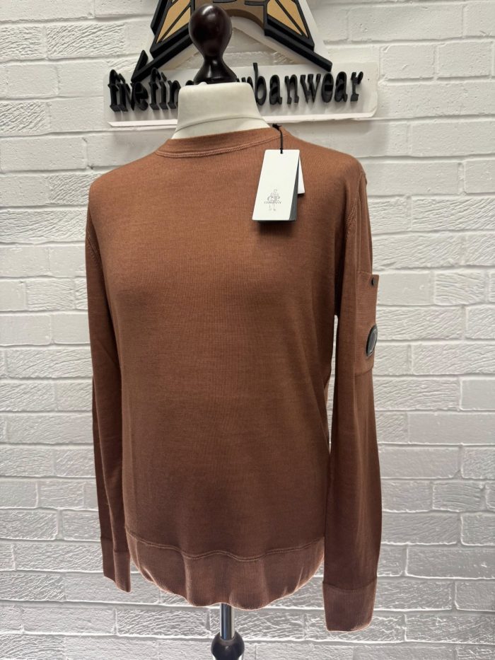 CP Company fast dyed merino wool Plain Jumper  - Rouge - Image 3
