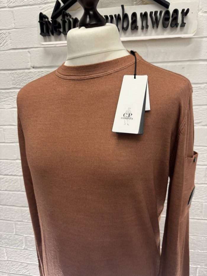 CP Company fast dyed merino wool Plain Jumper  - Rouge - Image 4