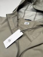 CP COMPANY 002A STRETCH COTTON FLEECE HOODED OPEN SWEATSHIRT PERTEX JACKET IN SILVER SAGE - Image 4