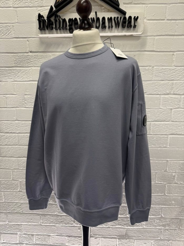 SS25 CP Company Light Fleece Crewneck Lens Sweatshirt in Lavender - Image 3