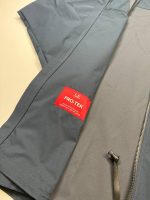 CP COMPANY PRO TEK LENS JACKET IN NAVY - Image 3
