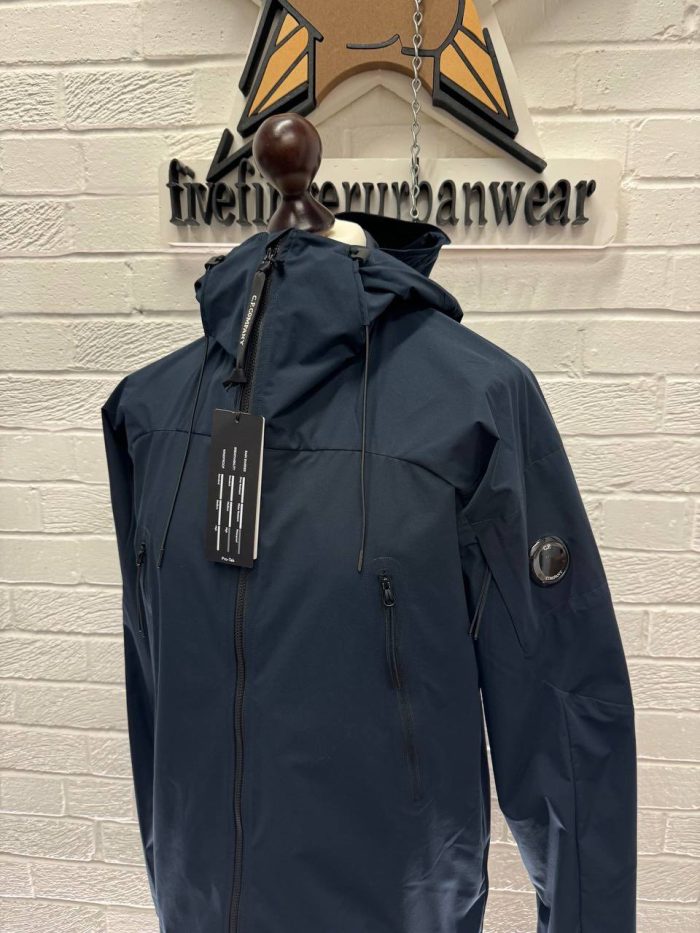 CP COMPANY PRO TEK LENS JACKET IN NAVY - Image 5