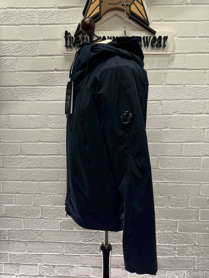 CP COMPANY PRO TEK LENS JACKET IN NAVY - Image 6