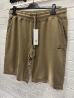 CP COMPANY COTTON FLEECE JOGGING BERMUDA IN LIGHT BROWN