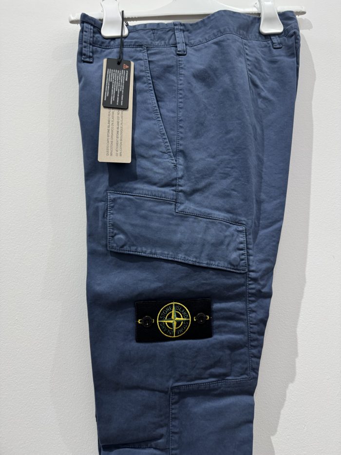 STONE ISLAND 30604 STRETCH BROKEN TWILL, GARMENT DYED 'OLD' EFFECT CARGO PANT - BLUE - Image 3