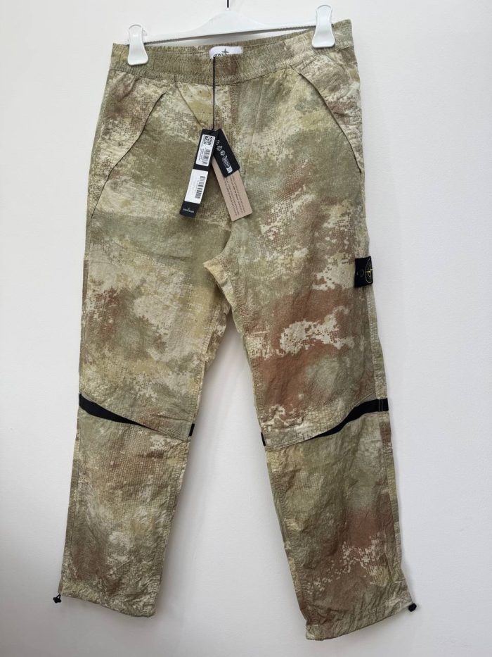 STONE ISLAND 662E1 CARGO PANTS DISSOLVING GRID CAMO ON ECONYL® REGENERATED NYLON ECRU - Image 8