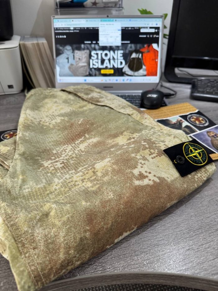 STONE ISLAND 662E1 CARGO PANTS DISSOLVING GRID CAMO ON ECONYL® REGENERATED NYLON ECRU - Image 4