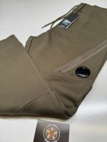 CP COMPANY 017A DIAGONAL RAISED FLEECE JOGGING PANTS IN GREEN - Medium / W32” - Image 3