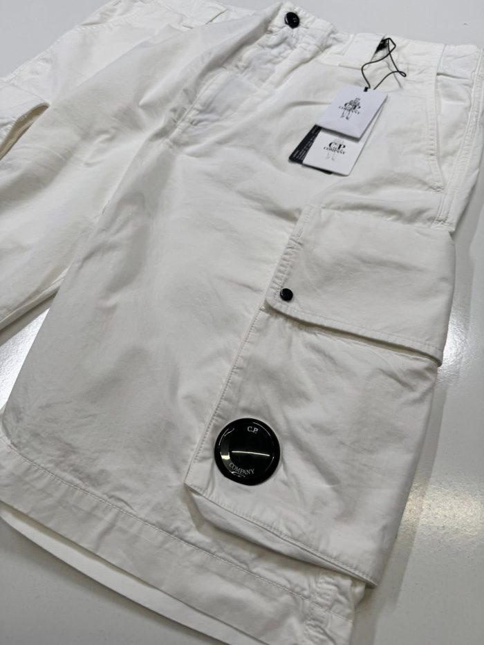 CP COMPANY COTTON GABARDINE CARGO SHORTS IN WHITE - Image 2