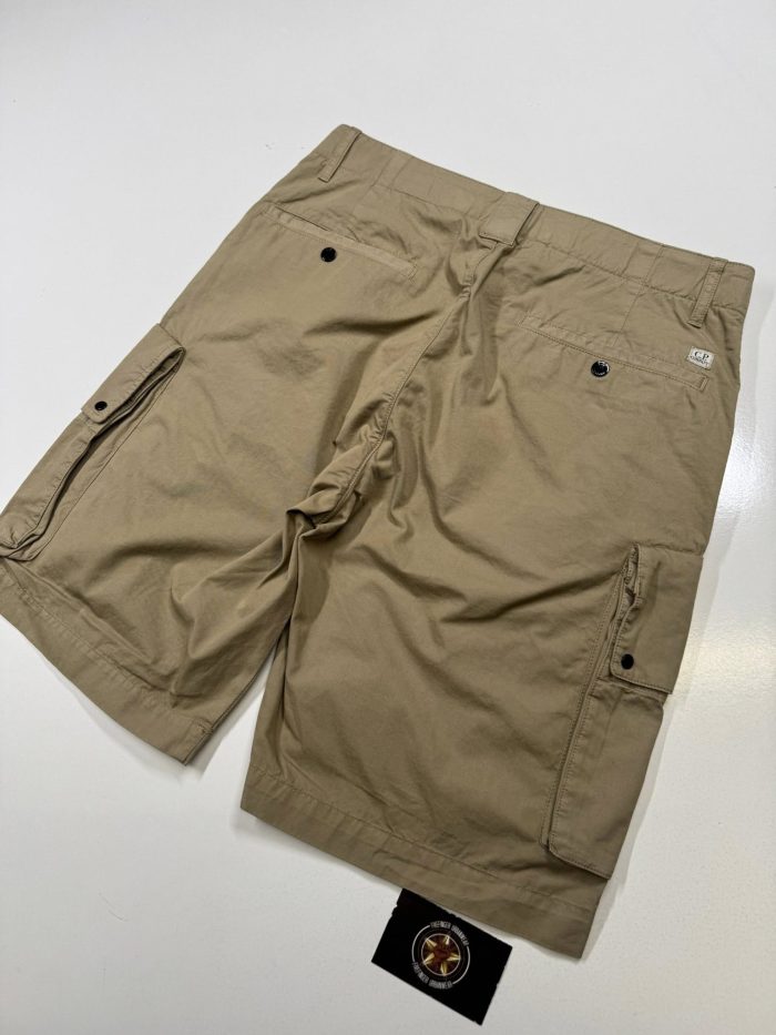 CP COMPANY COTTON GABARDINE CARGO SHORTS IN KHAKI - Image 4