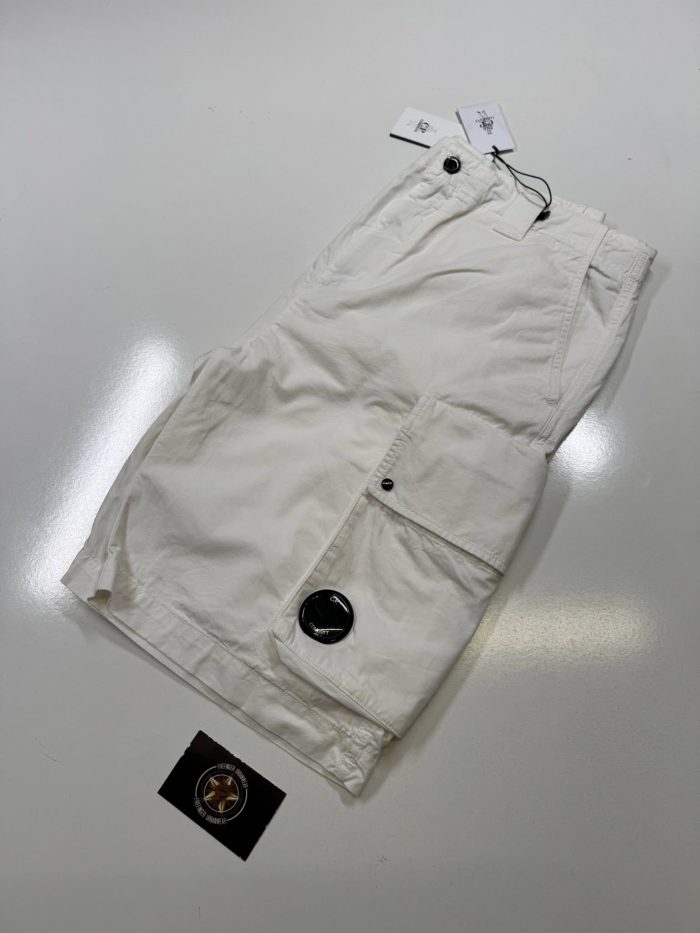 CP COMPANY COTTON GABARDINE CARGO SHORTS IN WHITE - Image 6