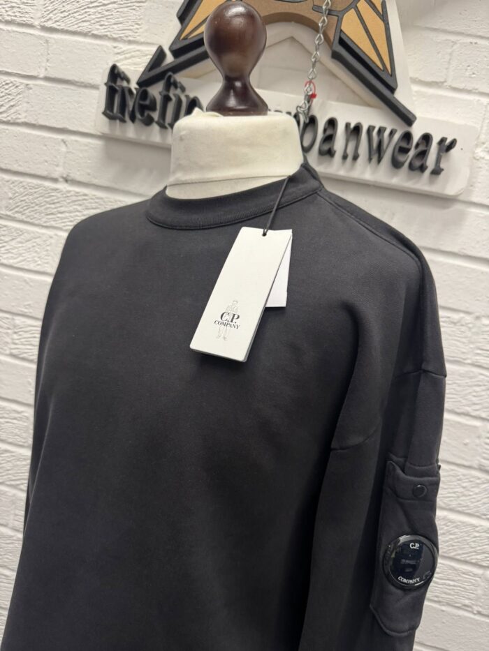 Brand new Season -  CP Company Brushed & Emerized Diagonal Fleece Sweatshirt - Black - Image 8