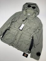 CP COMPANY Chrome-R 500 MIGLIA Goggle Jacket in green      -     Size 50 / Large. / 23” p2p