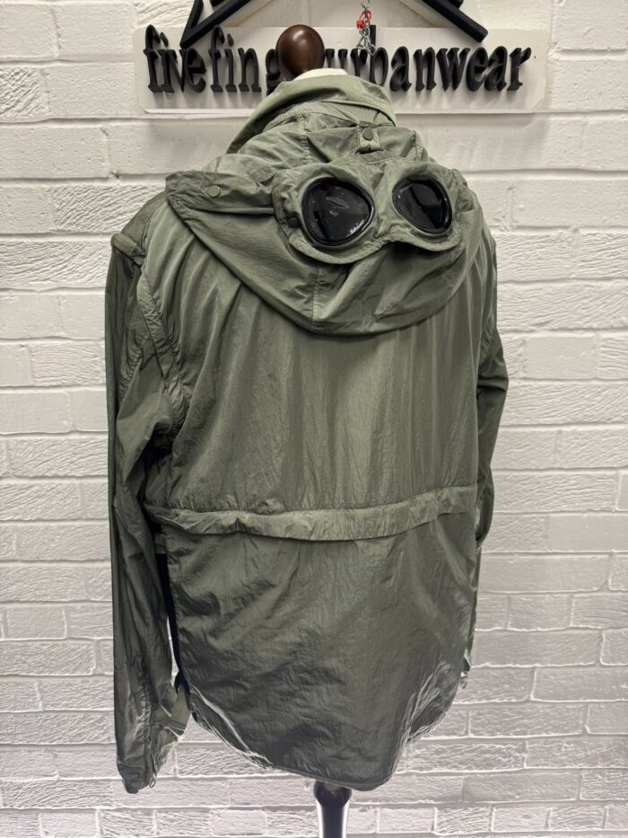 CP COMPANY Chrome-R 500 MIGLIA Goggle Jacket in green      -     Size 50 / Large. / 23” p2p - Image 8