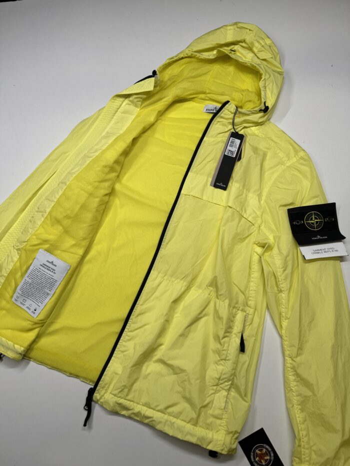 STONE ISLAND 40922 GARMENT DYED CRINKLE REPS R-NY HOODED JACKET IN YELLOW. - Image 2