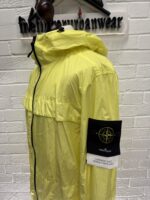 STONE ISLAND 40922 GARMENT DYED CRINKLE REPS R-NY HOODED JACKET IN YELLOW. - Image 9