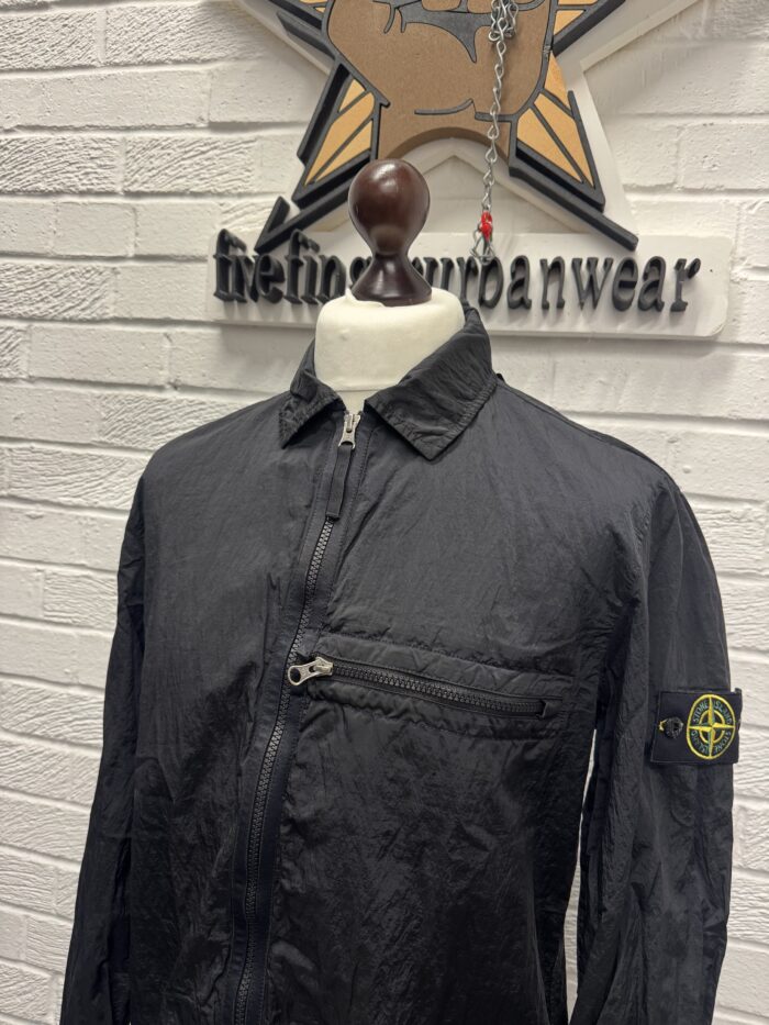 STONE ISLAND BLACK OVERSHIRT 10919 NYLON METAL IN ECONYL® REGENERATED NYLON - Image 2
