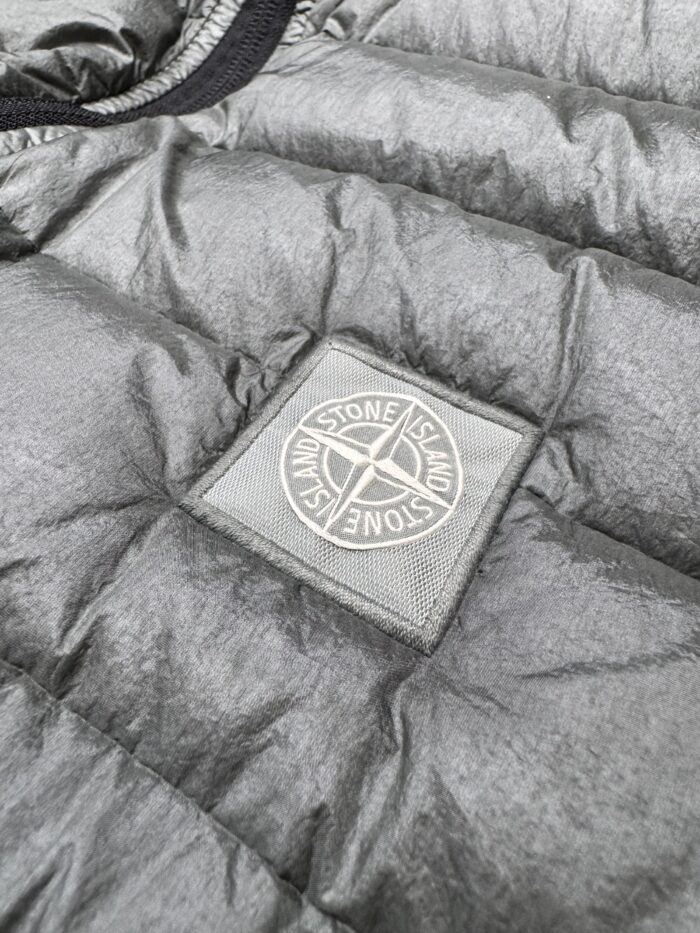 STONE ISLAND VEST G0524 LOOM WOVEN DOWN CHAMBERS STRETCH NYLON-TC IN MUSK GREEN - Image 3