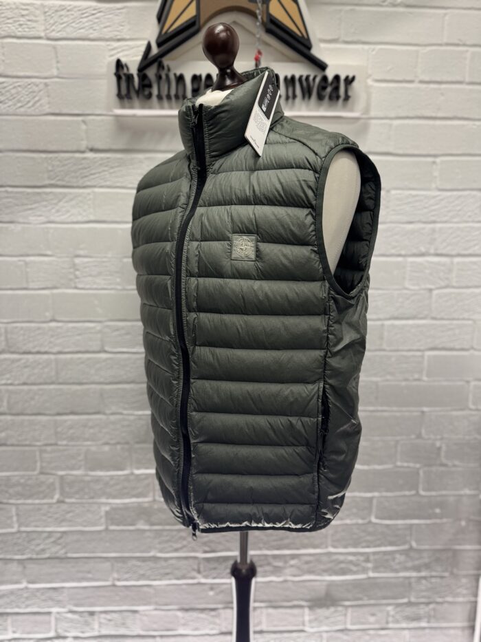 STONE ISLAND VEST G0524 LOOM WOVEN DOWN CHAMBERS STRETCH NYLON-TC IN MUSK GREEN - Image 9