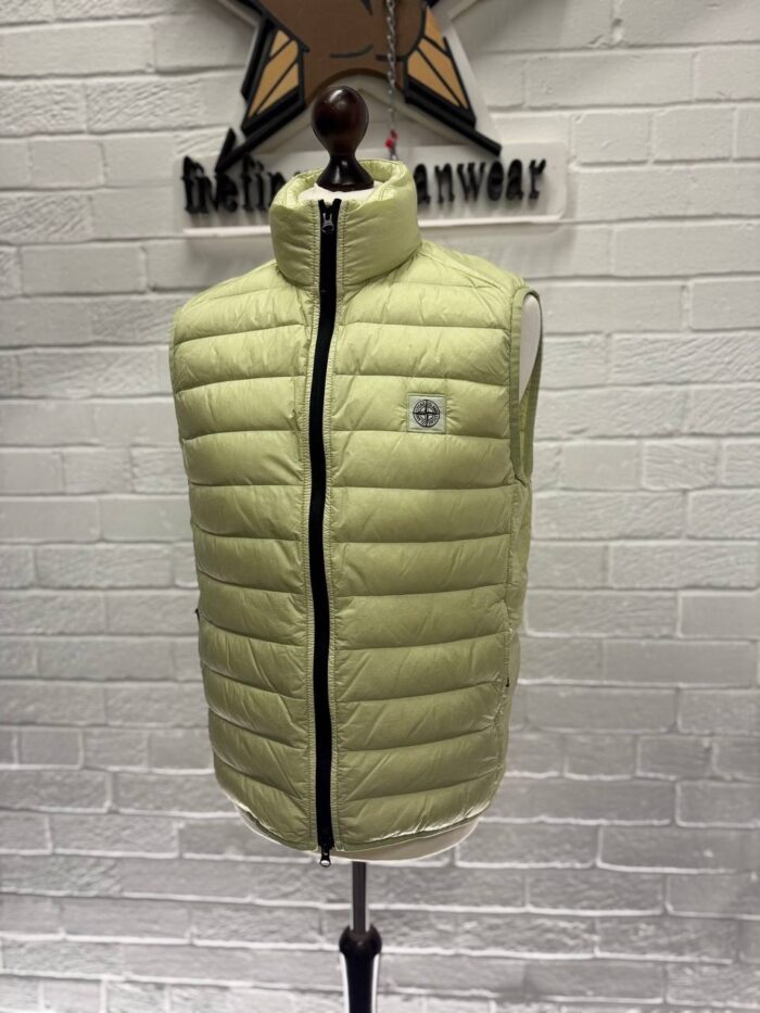 STONE ISLAND VEST G0524 LOOM WOVEN DOWN CHAMBERS STRETCH NYLON-TC IN LIGHT GREEN - Image 2