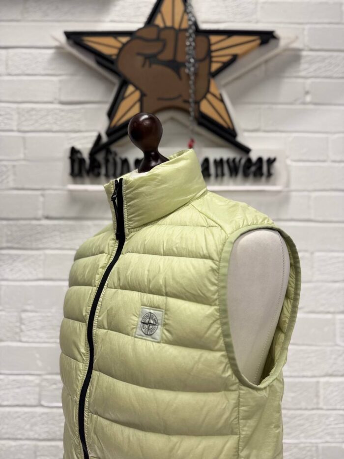STONE ISLAND VEST G0524 LOOM WOVEN DOWN CHAMBERS STRETCH NYLON-TC IN LIGHT GREEN - Image 3