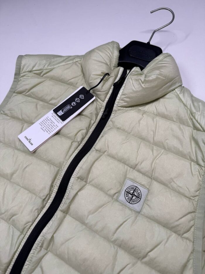 STONE ISLAND VEST G0524 LOOM WOVEN DOWN CHAMBERS STRETCH NYLON-TC IN LIGHT GREEN - Image 7