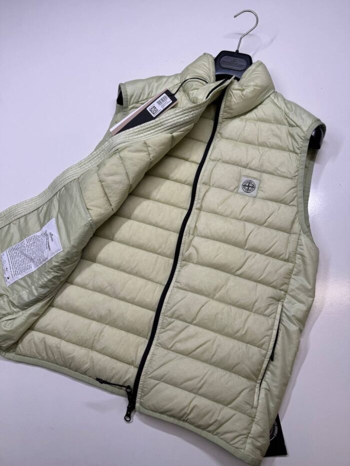 STONE ISLAND VEST G0524 LOOM WOVEN DOWN CHAMBERS STRETCH NYLON-TC IN LIGHT GREEN - Image 9