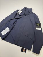 STONE ISLAND 40327 LIGHT SOFT SHELL-R_E.DYE® TECHNOLOGY IN RECYCLED POLYESTER

-Navy 




Medium / 22.5” p2p - Image 2