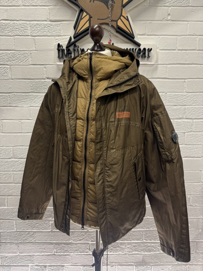 CP Company 091A Goretex Infinium Mixed Hooded 2 in 1 Jacket. - Image 7