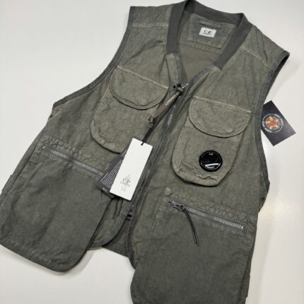 C.P. COMPANY 255A Ba-Tic Vest

Size 44 / XS / 20.5” p2p