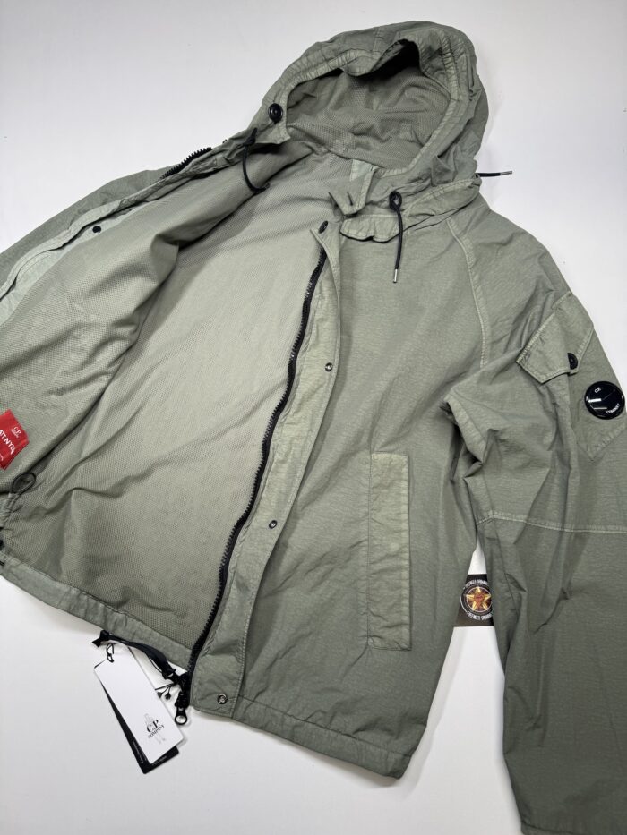 CP Company 221A FLATT NYLON hooded Jacket in green - Image 4