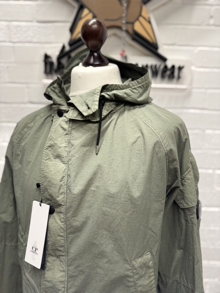 CP Company 221A FLATT NYLON hooded Jacket in green - Image 6