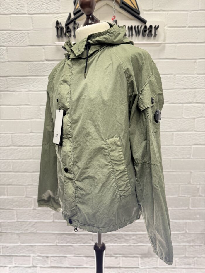 CP Company 221A FLATT NYLON hooded Jacket in green - Image 9