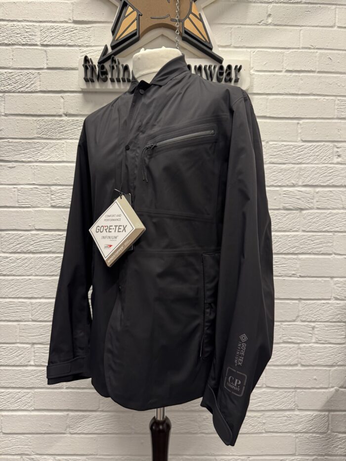 CP Company 010A Goretex Infinium Mixed Blazer Jacket. Size 50 / Large.     / p2p 23” outer - Image 9