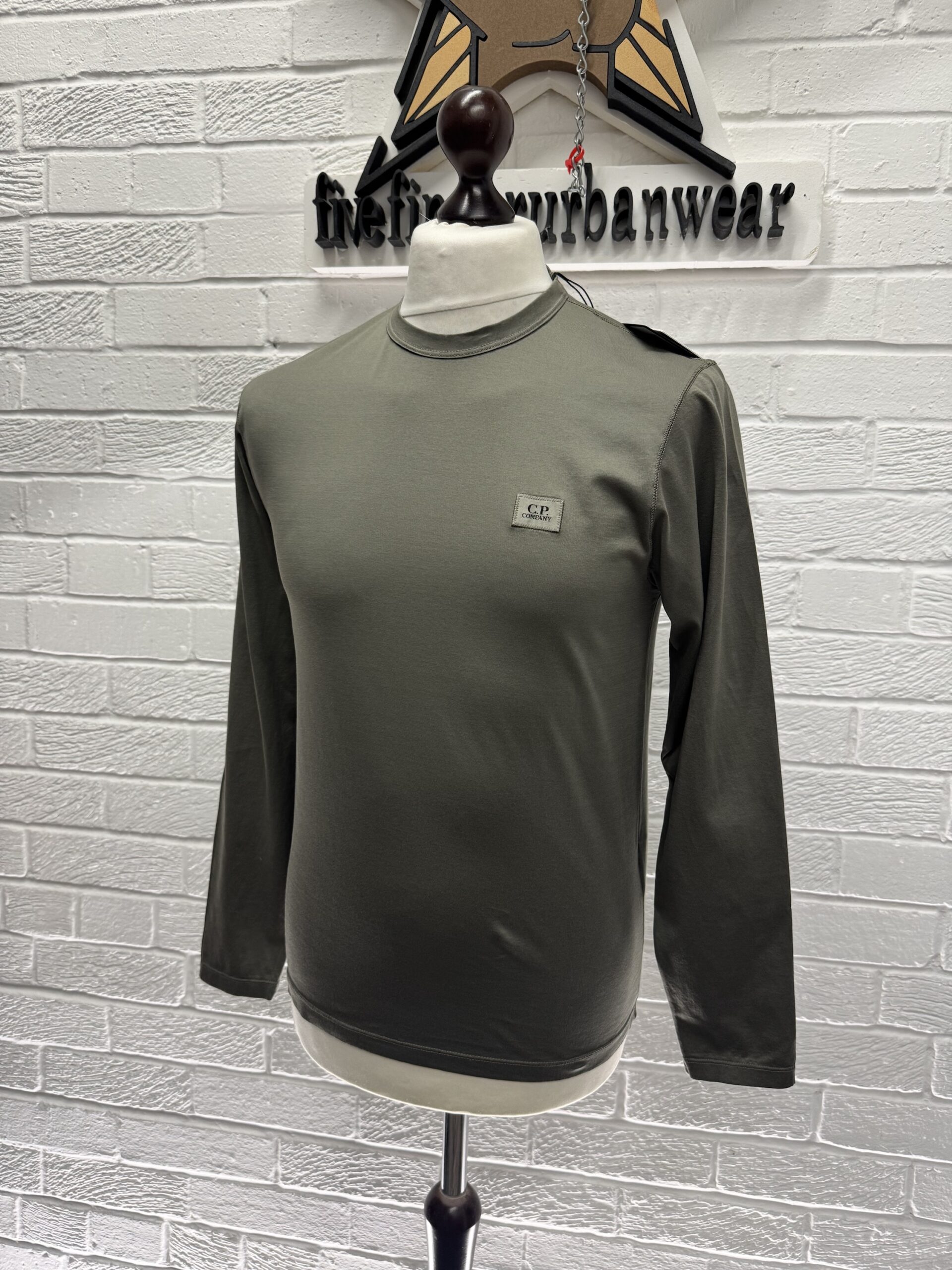 img_0261-2 CP Company 055A Mercerized Light Jersey 70/2 T-Shirt in Grape Leaf -
XS / 19.5” P2P - Image 1