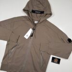 CP Company 025A  Diagonal Raised Fleece Hood Open Zipped Sweatshirt in Walnut