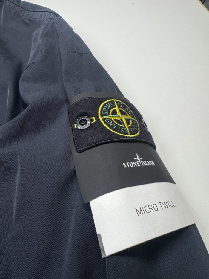 STONE ISLAND 41626 MICRO TWILL JACKET IN NAVY XXL / P2P 26” - Image 4
