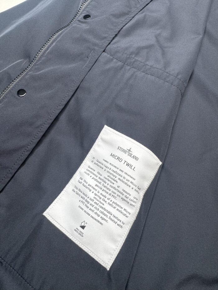 STONE ISLAND 41626 MICRO TWILL JACKET IN NAVY XXL / P2P 26” - Image 6